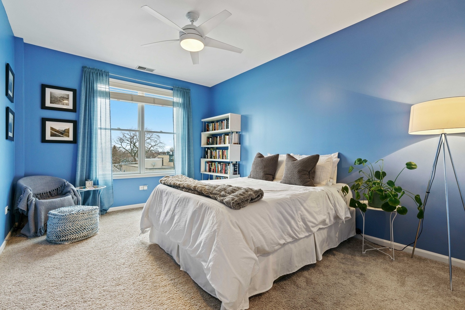 2040 W Belmont Avenue Unit: 405