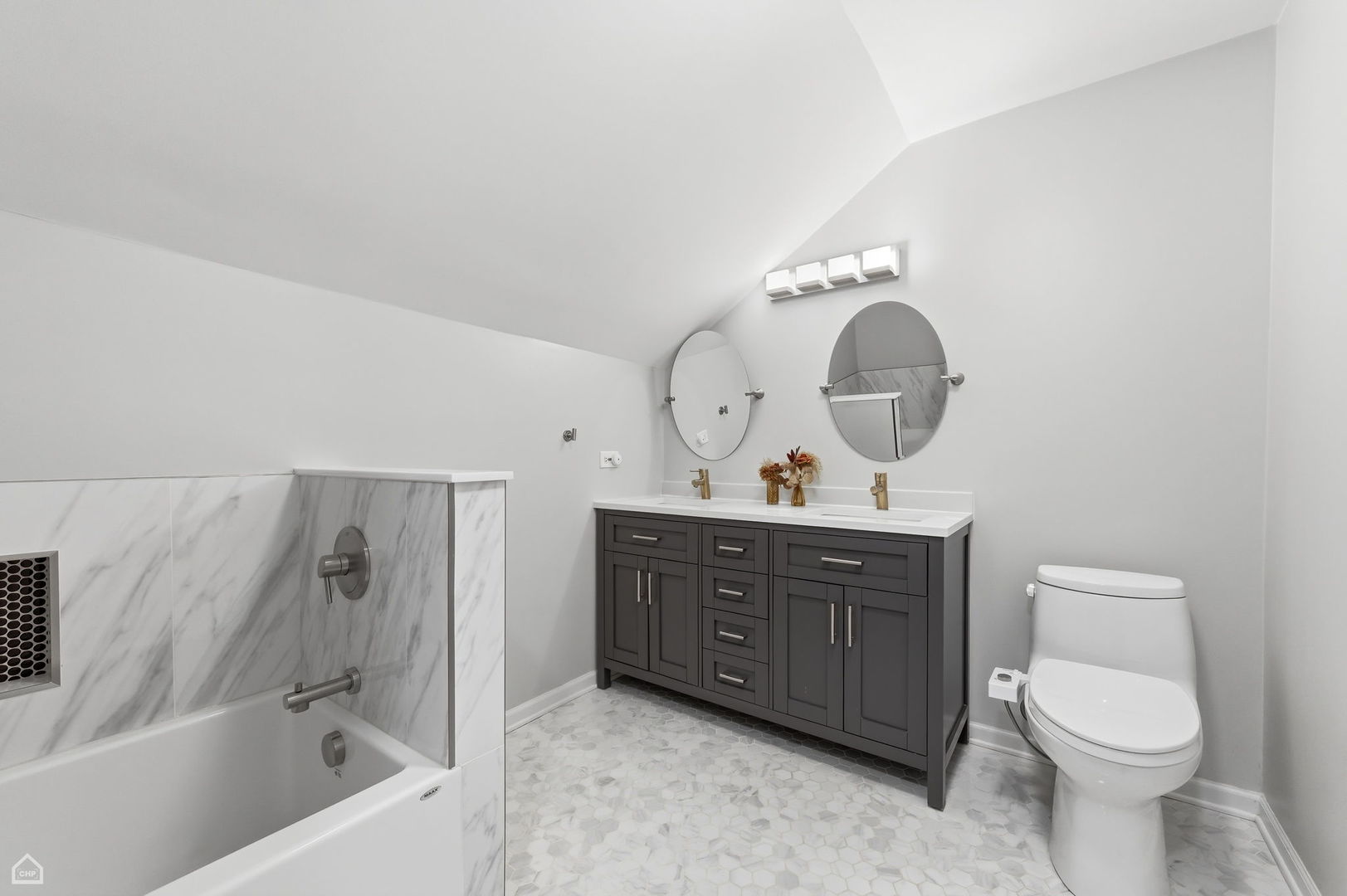 1500 N Greenview Avenue Unit: 2F