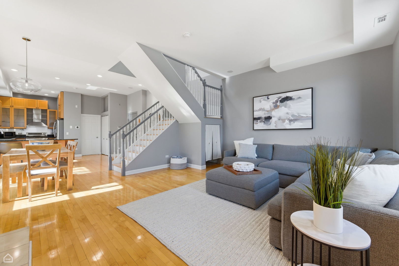 1500 N Greenview Avenue Unit: 2F