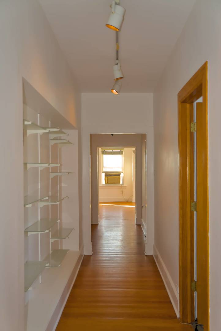 1052 W Balmoral Avenue Unit: 5F