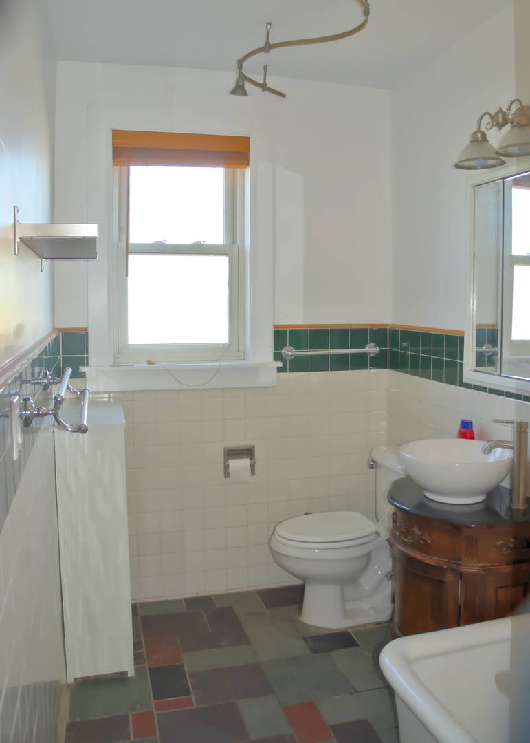 1052 W Balmoral Avenue Unit: 5F