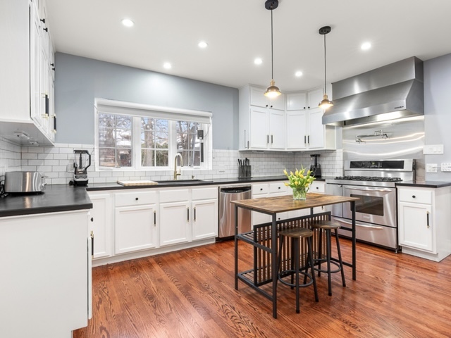 9950 S Hamilton Avenue