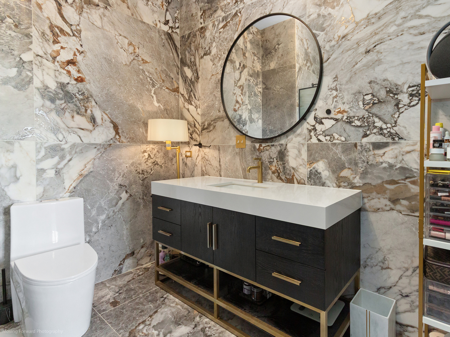 2409 W Catalpa Avenue Unit: 106