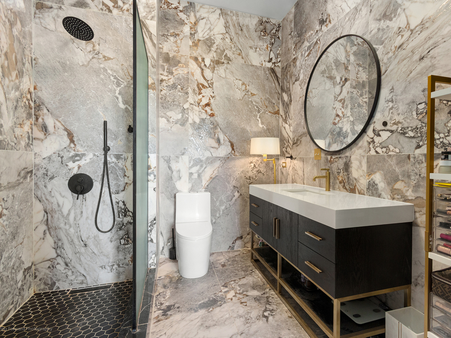 2409 W Catalpa Avenue Unit: 106