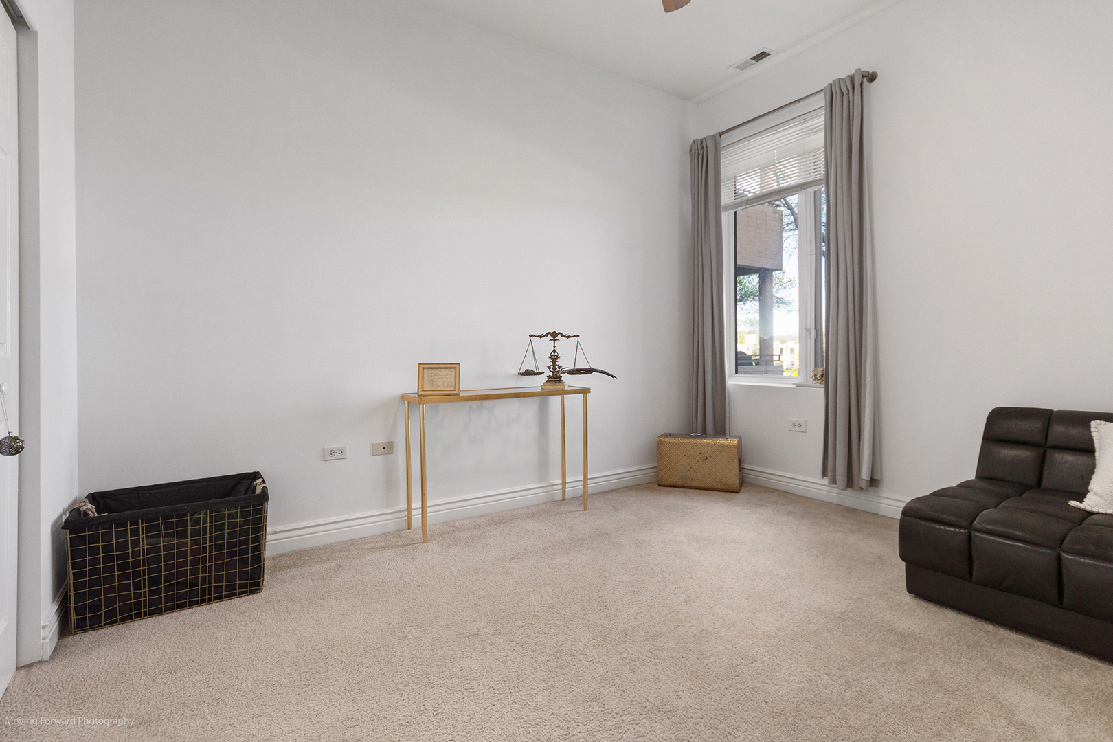 2409 W Catalpa Avenue Unit: 106