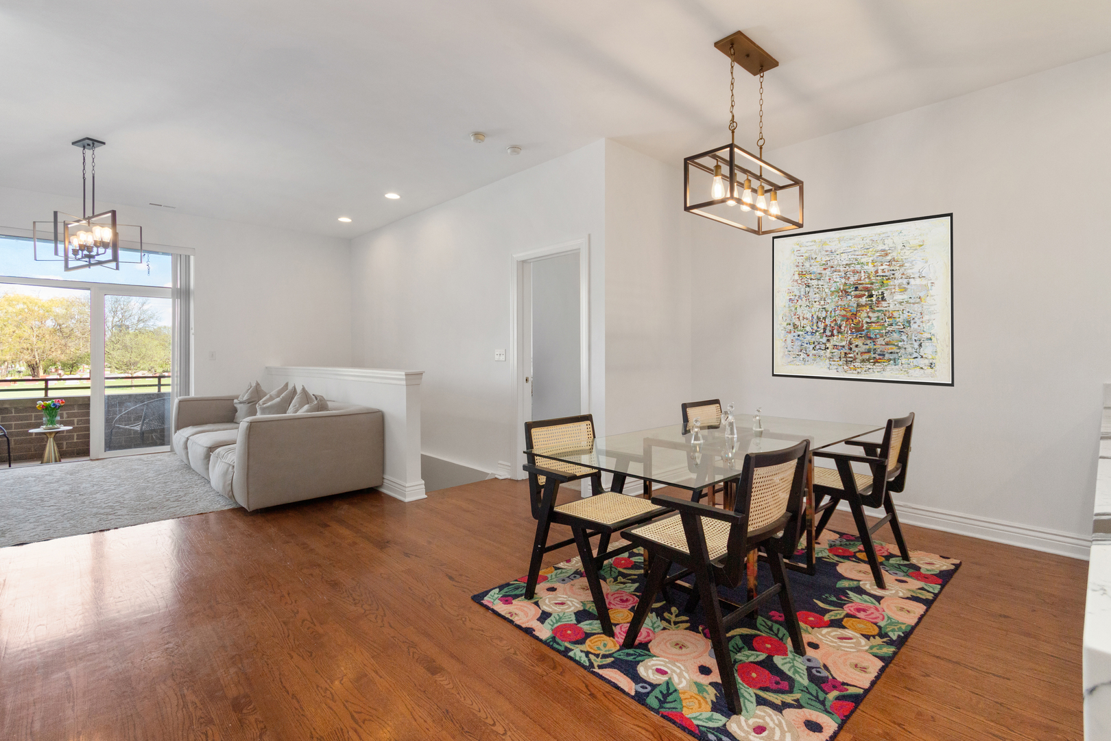 2409 W Catalpa Avenue Unit: 106