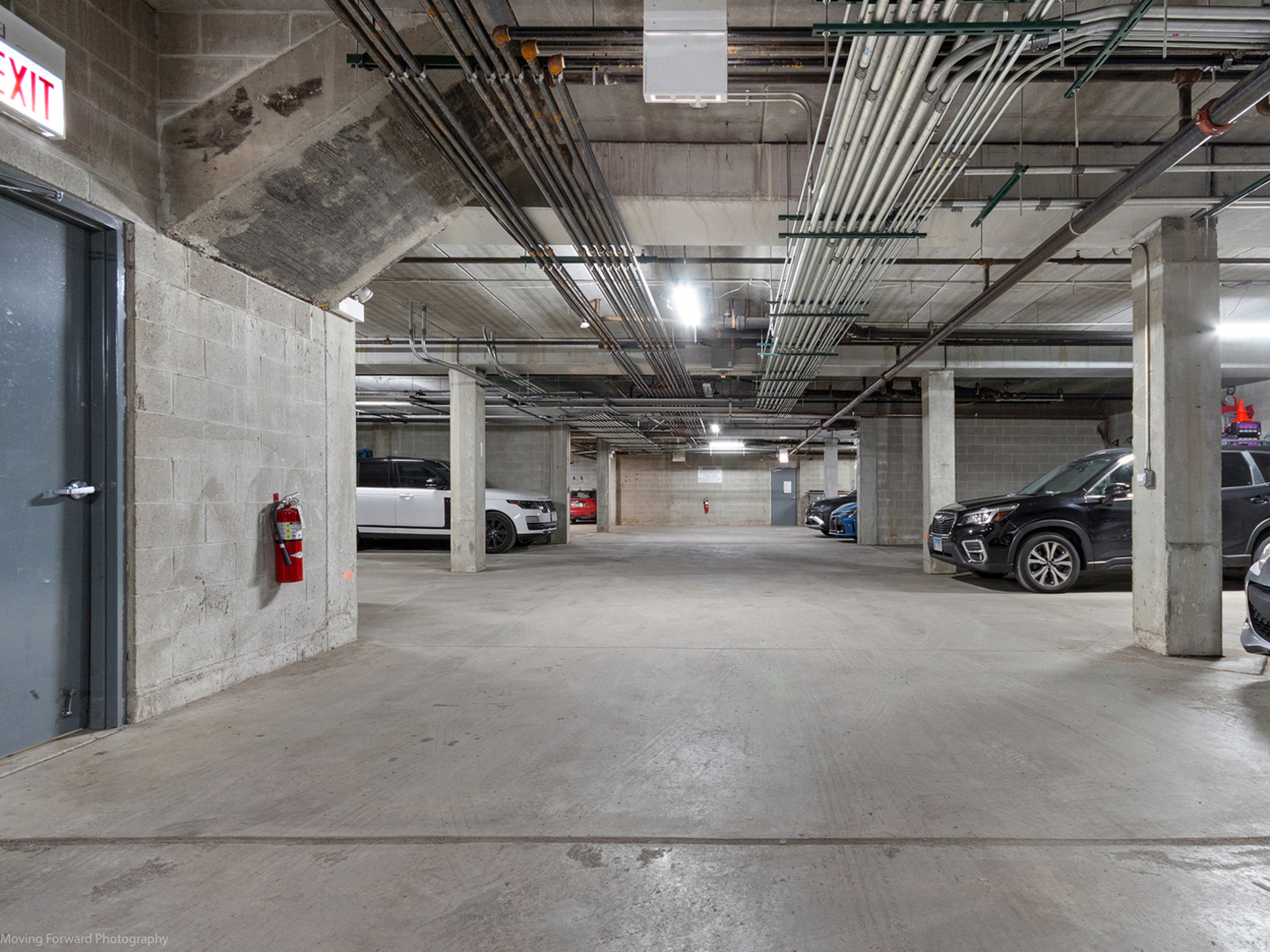 2409 W Catalpa Avenue Unit: 106