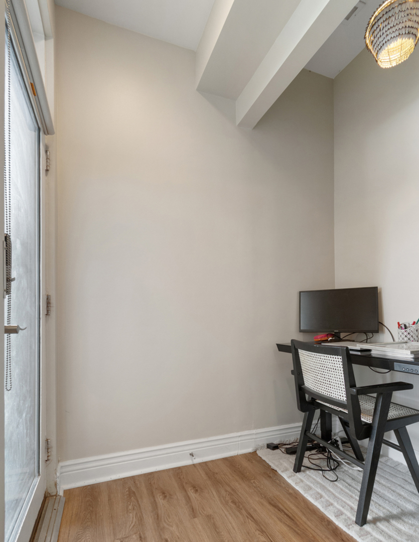 2409 W Catalpa Avenue Unit: 106