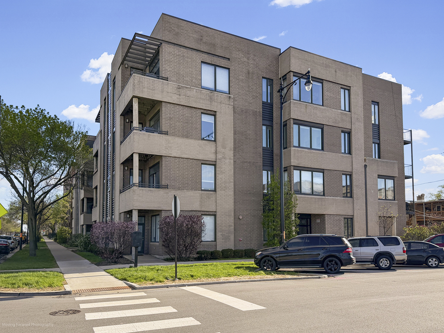 2409 W Catalpa Avenue Unit: 106