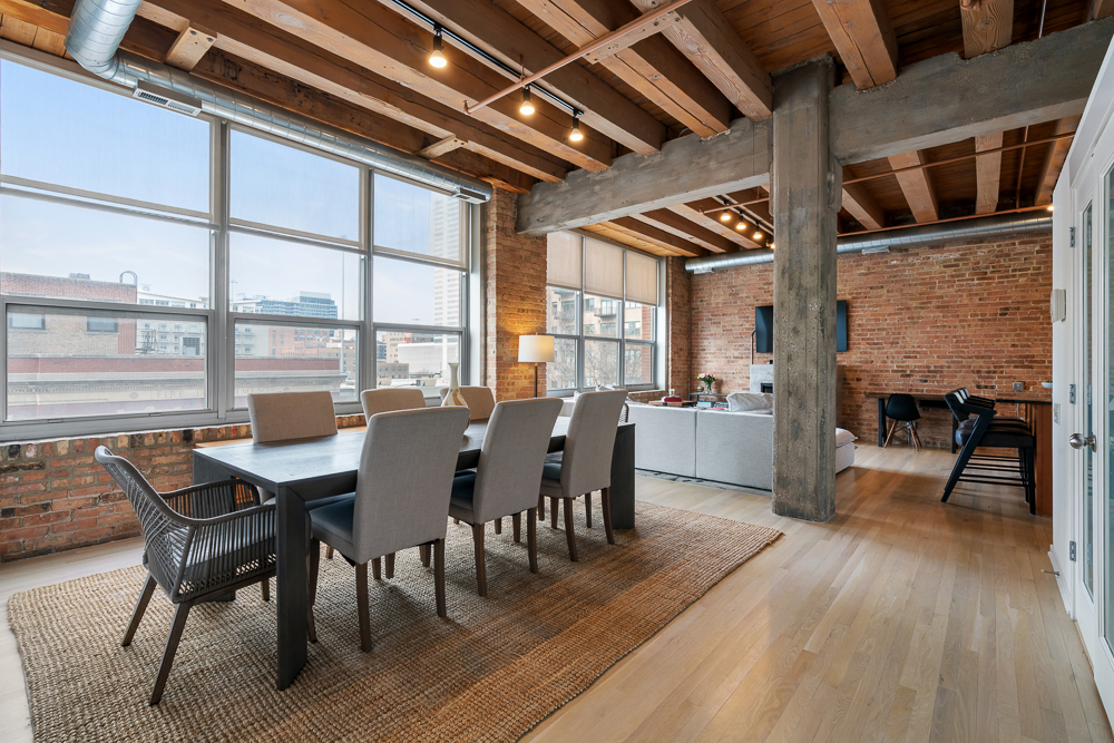 333 S Des Plaines Street Unit: 306