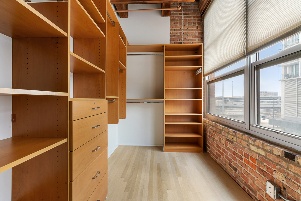 333 S Des Plaines Street Unit: 306