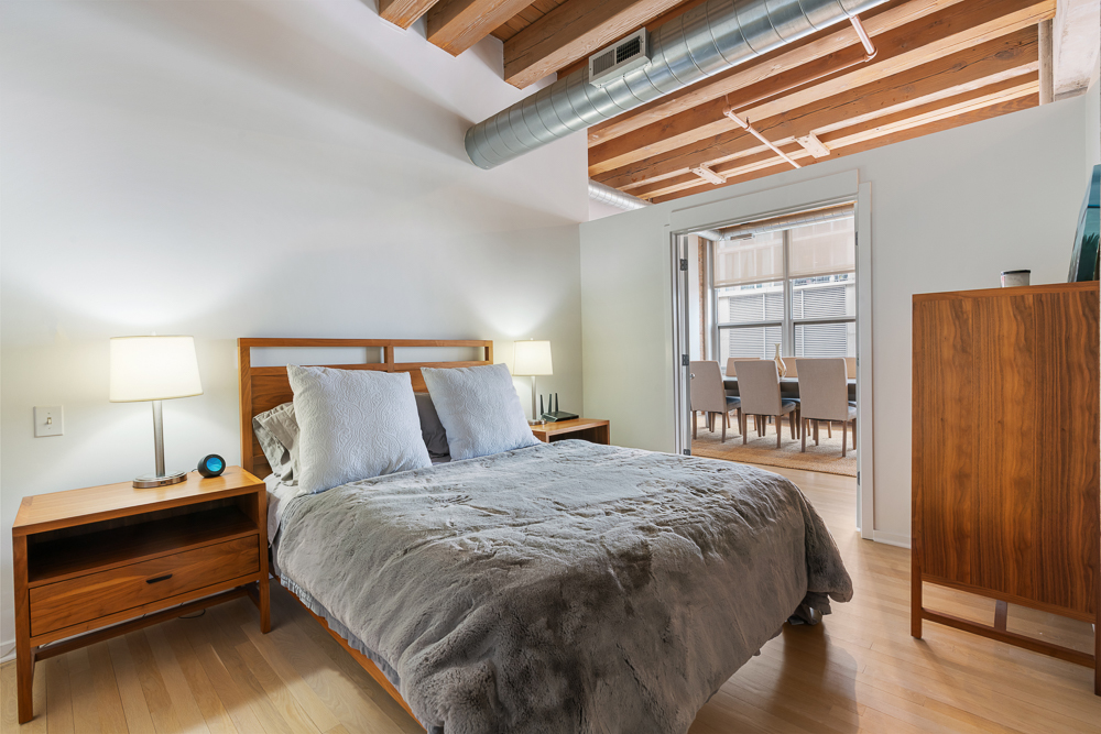 333 S Des Plaines Street Unit: 306