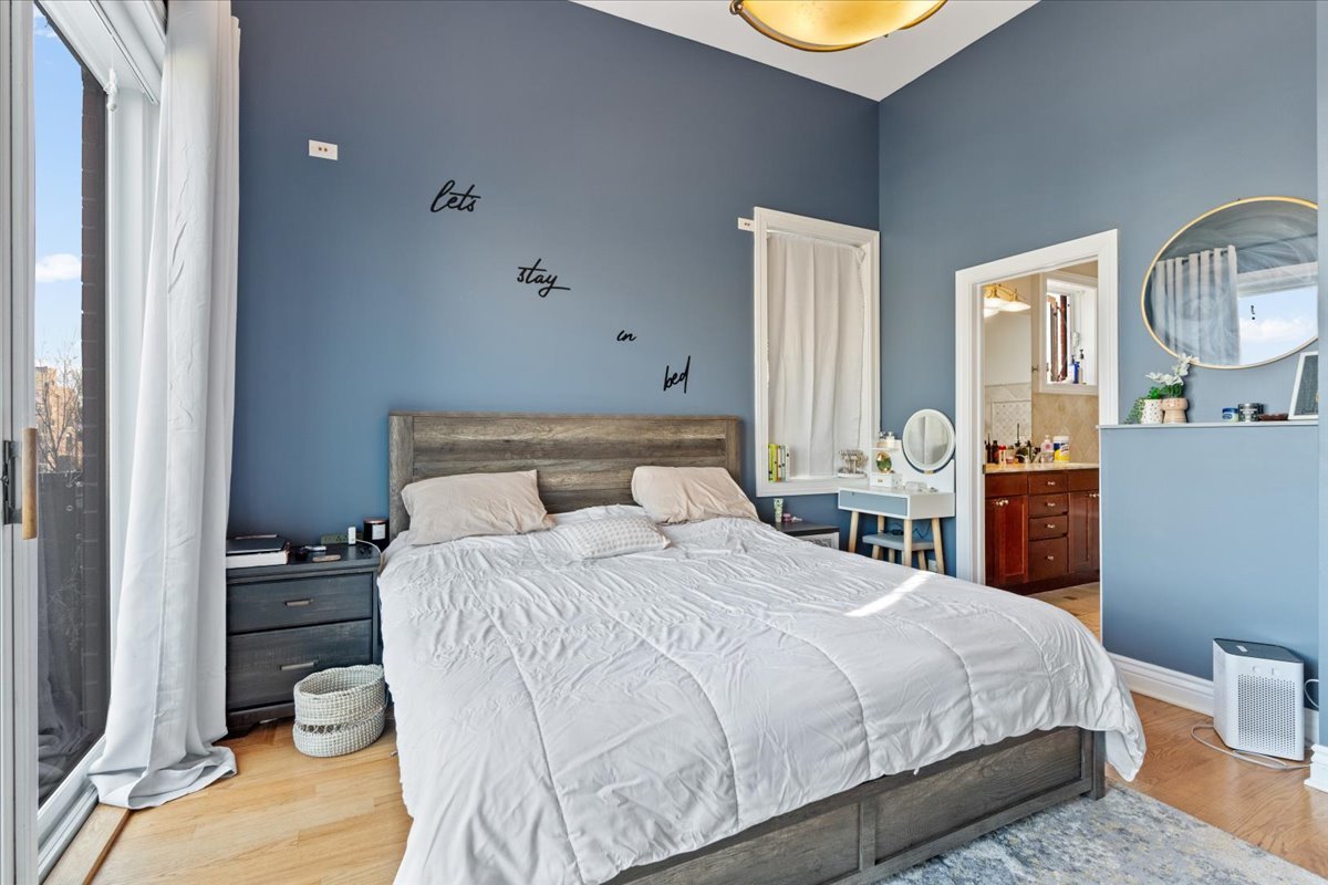 1541 N Artesian Avenue Unit: 3