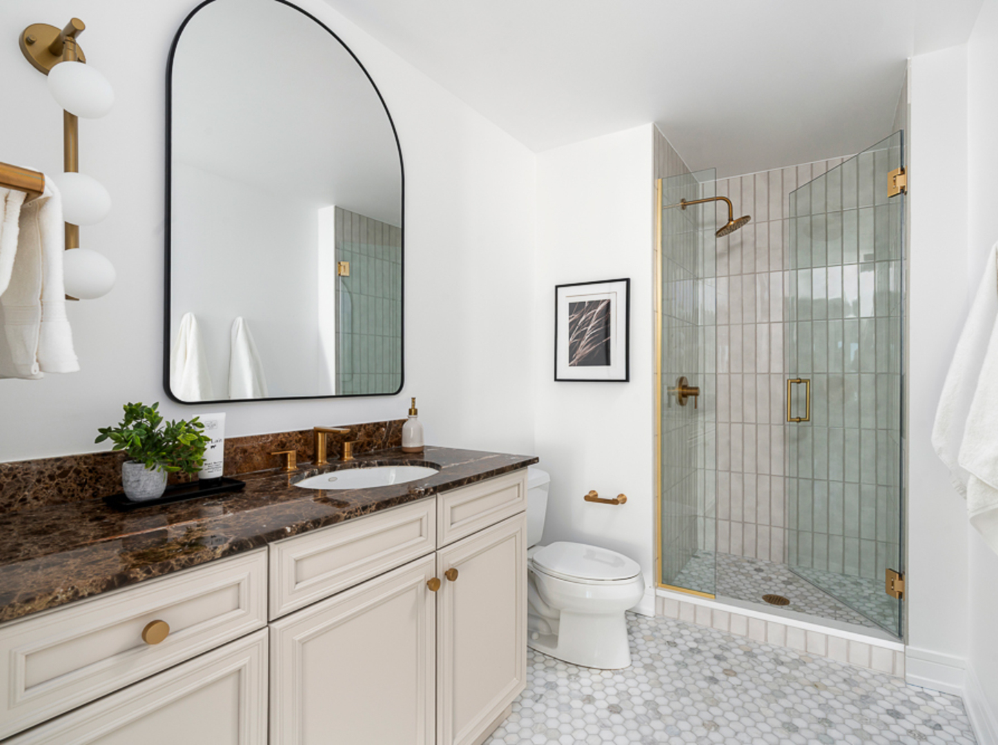 130 N Garland Court Unit: 3403