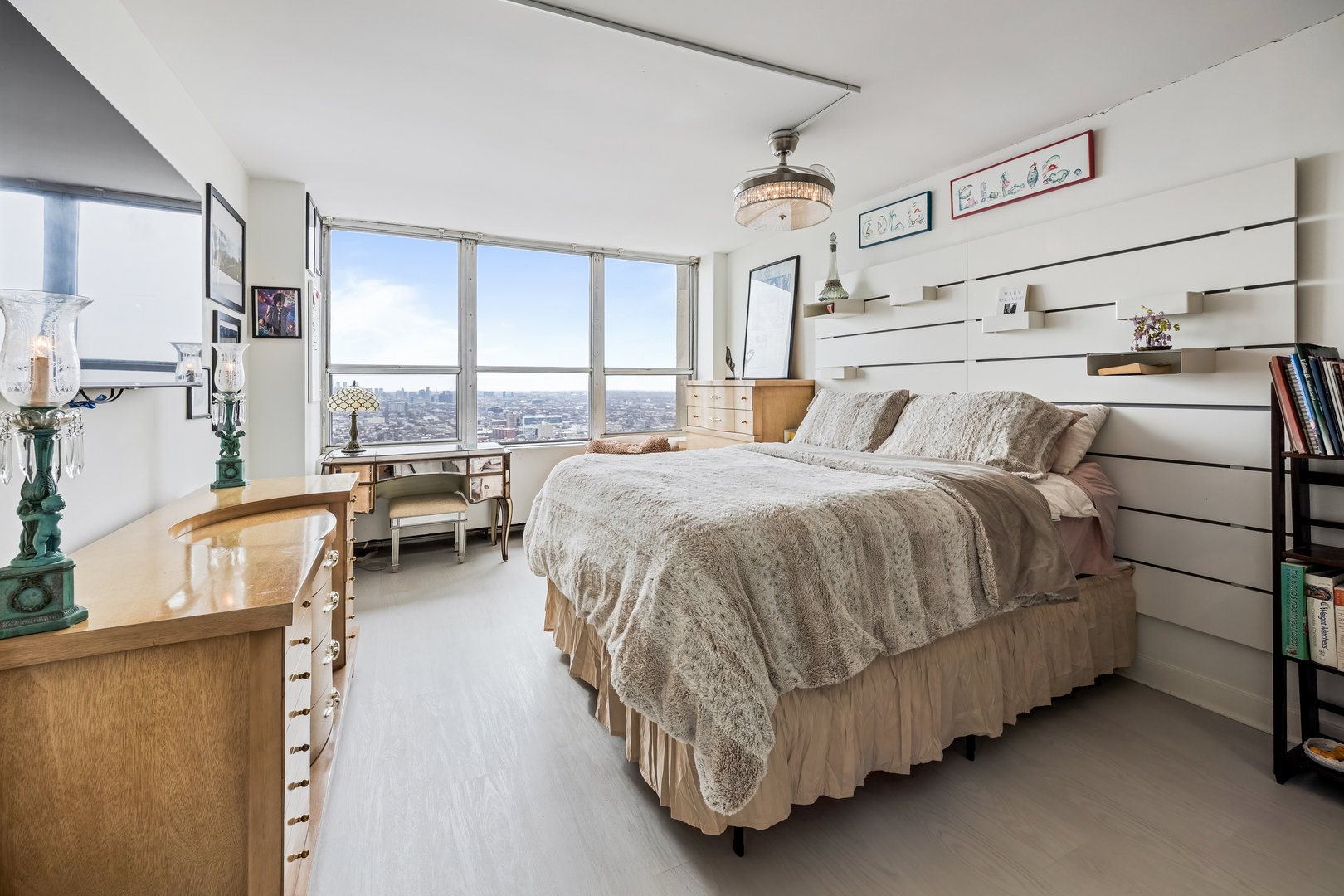 655 W IRVING PARK Road Unit: 5315