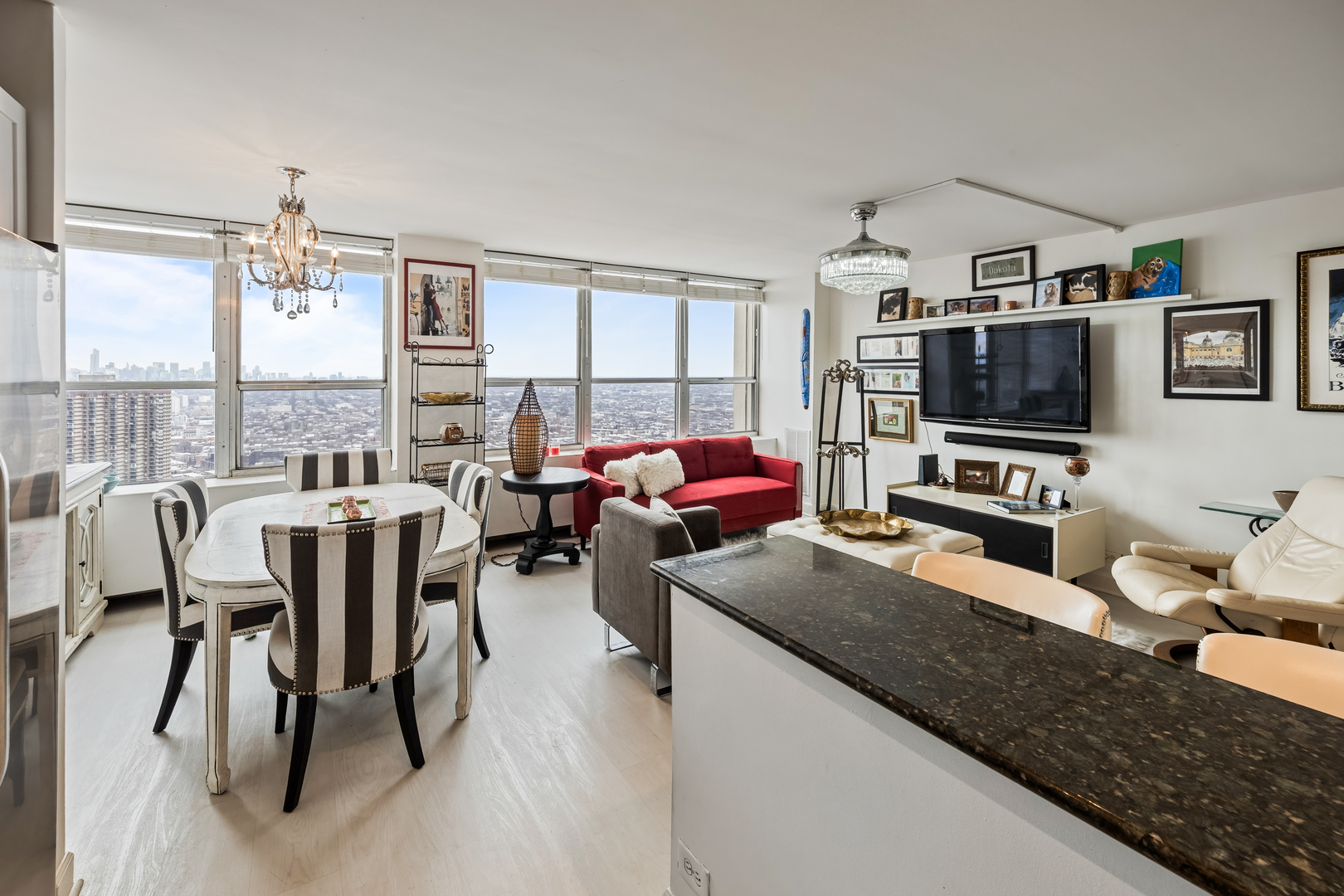 655 W IRVING PARK Road Unit: 5315