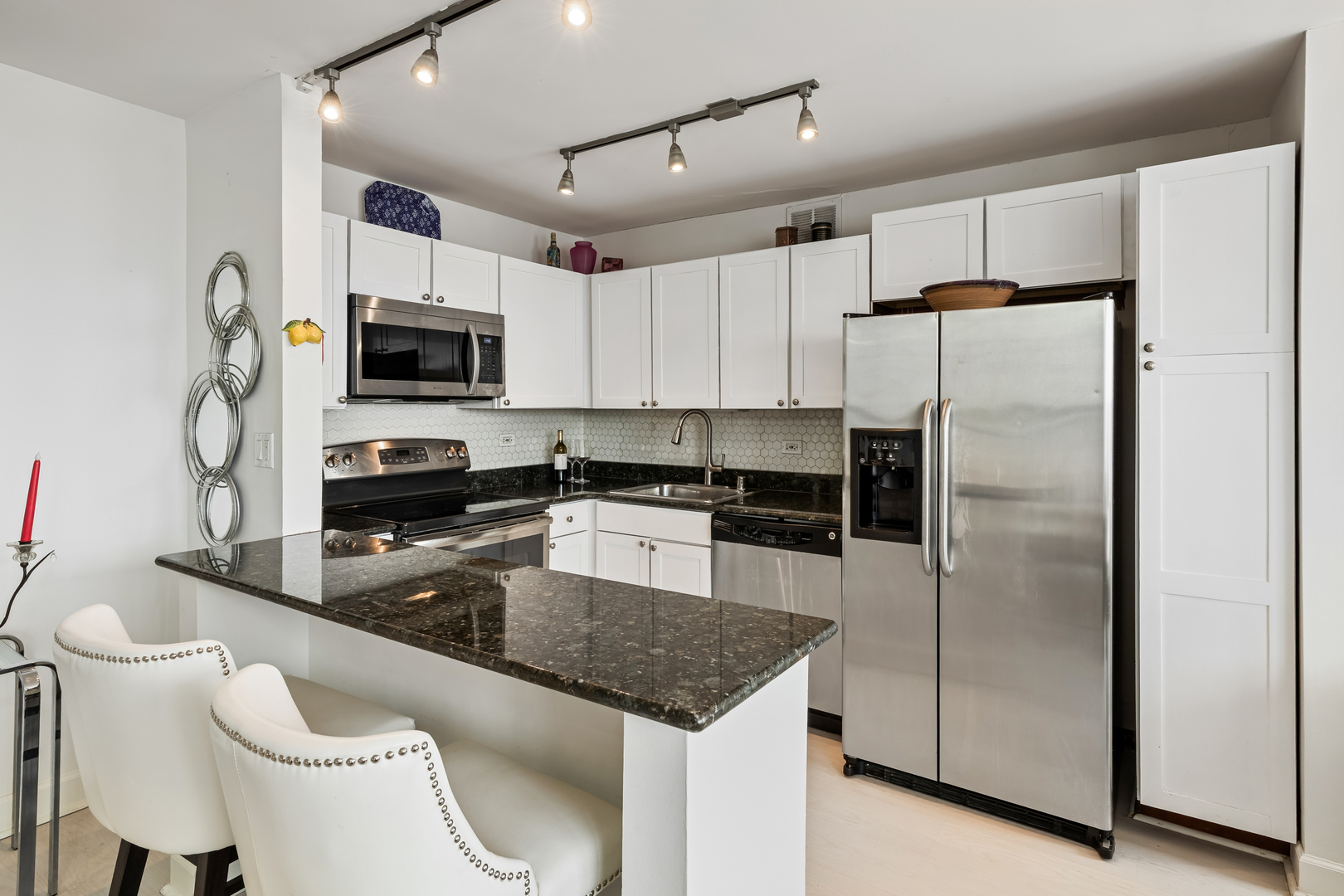 655 W IRVING PARK Road Unit: 5315