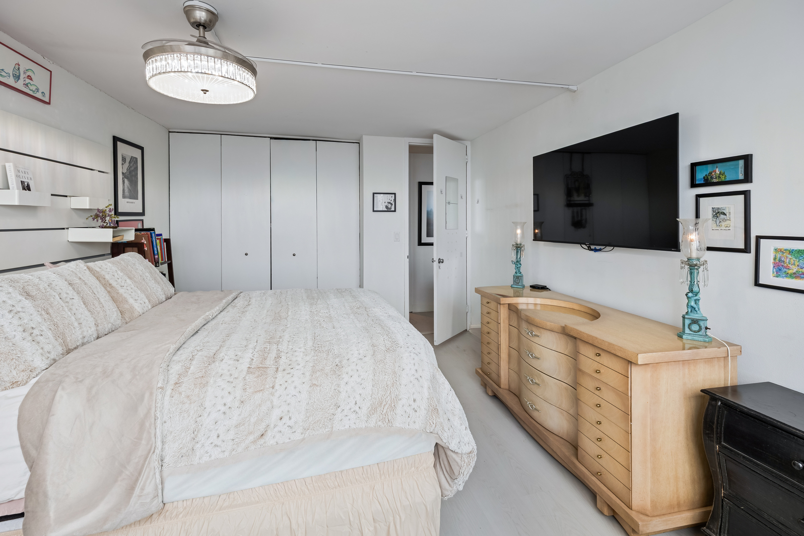 655 W IRVING PARK Road Unit: 5315