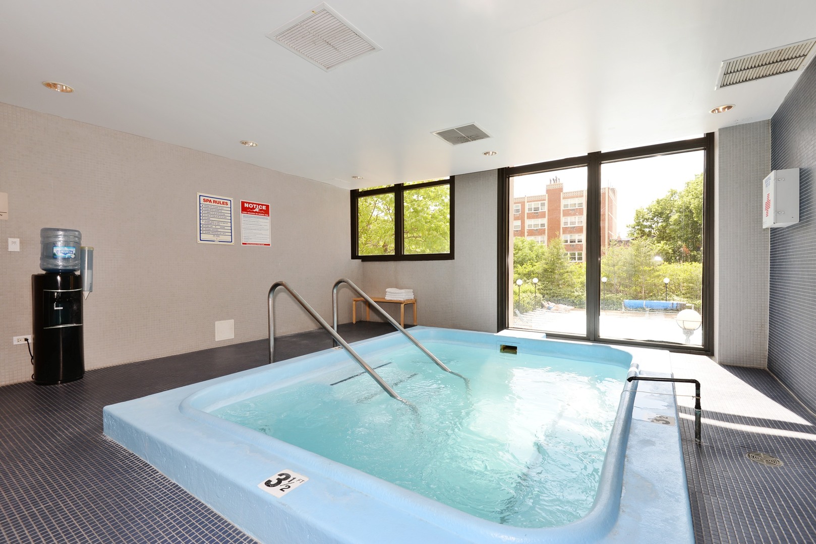 2020 N LINCOLN PARK WEST Unit: 25G