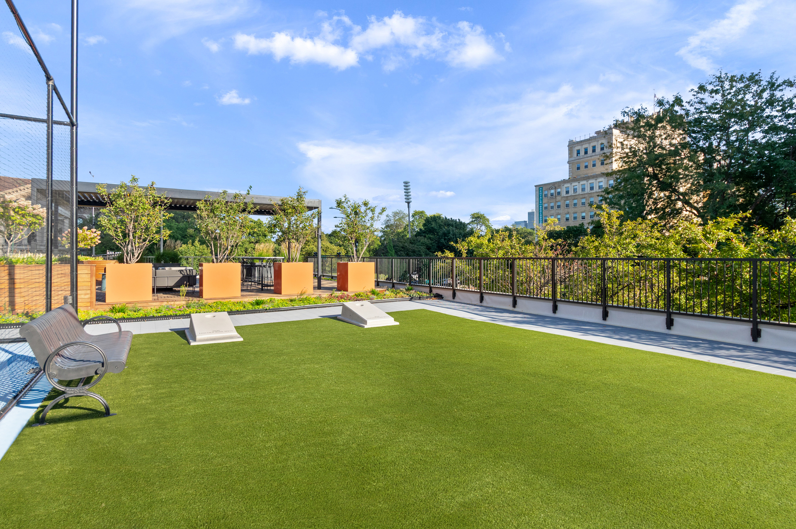 2020 N LINCOLN PARK WEST Unit: 25G