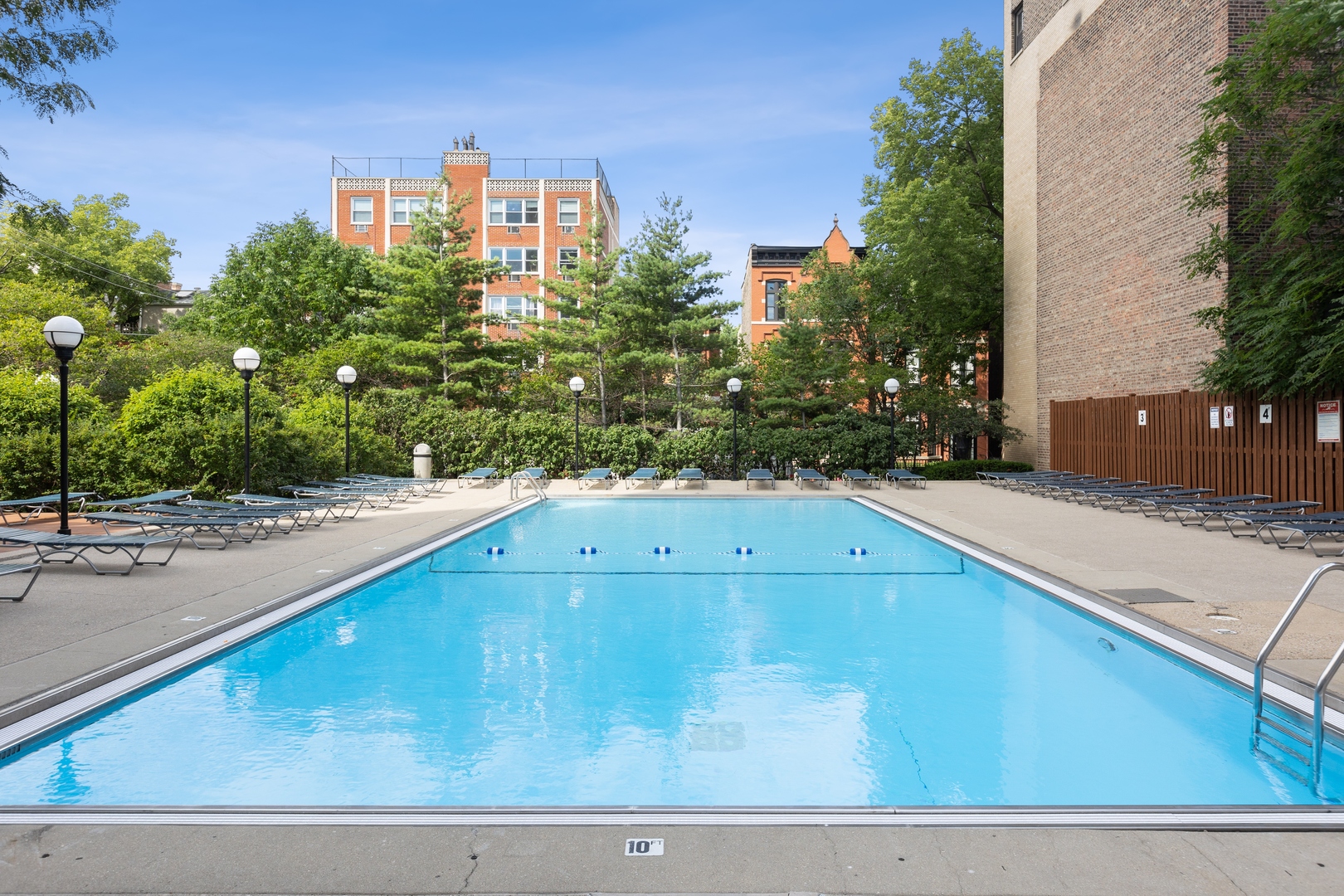 2020 N LINCOLN PARK WEST Unit: 25G