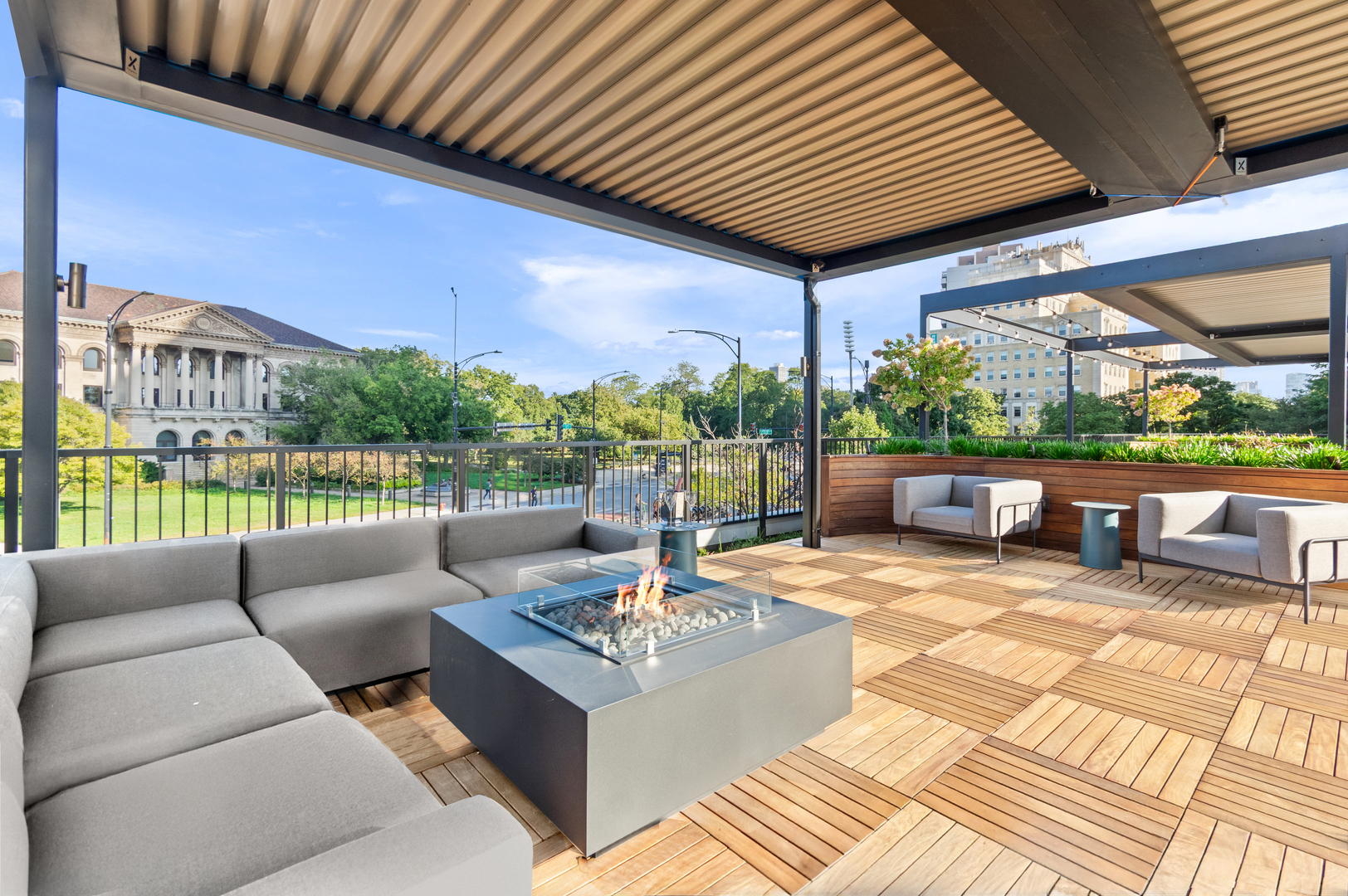 2020 N LINCOLN PARK WEST Unit: 25G