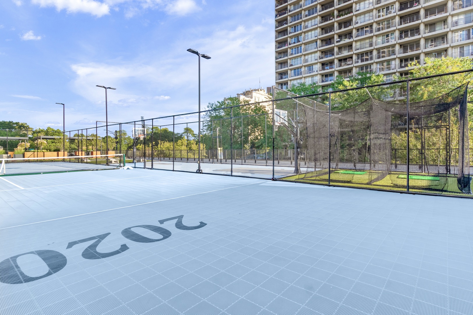 2020 N LINCOLN PARK WEST Unit: 25G