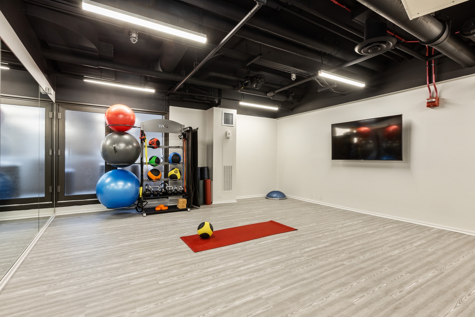 2020 N LINCOLN PARK WEST Unit: 25G