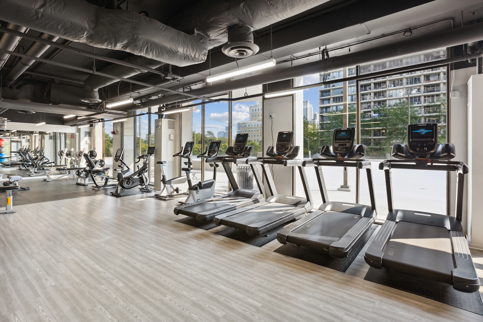 2020 N LINCOLN PARK WEST Unit: 25G