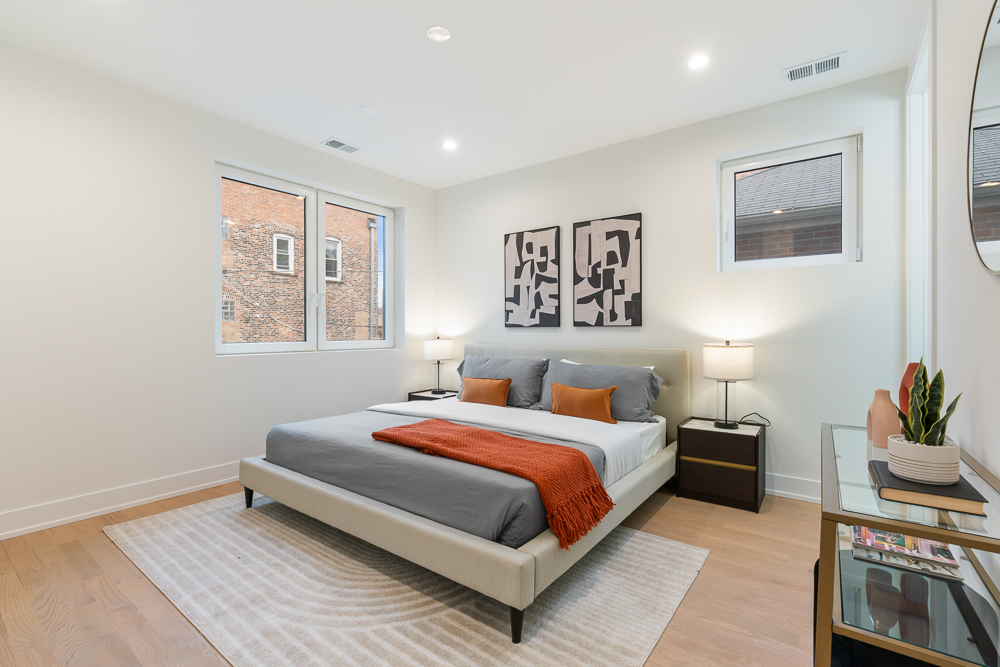 1107 W Vernon Park Place Unit: 2