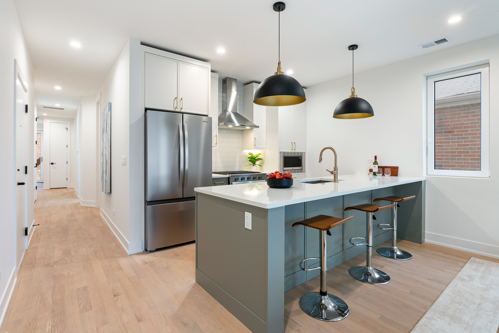 1107 W Vernon Park Place Unit: 2