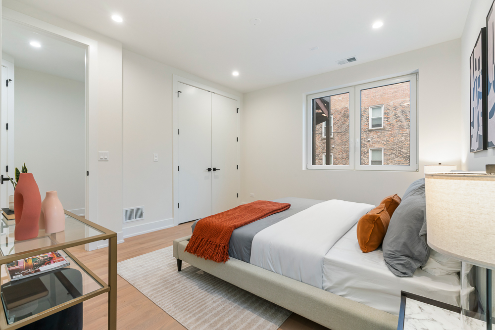 1107 W Vernon Park Place Unit: 2