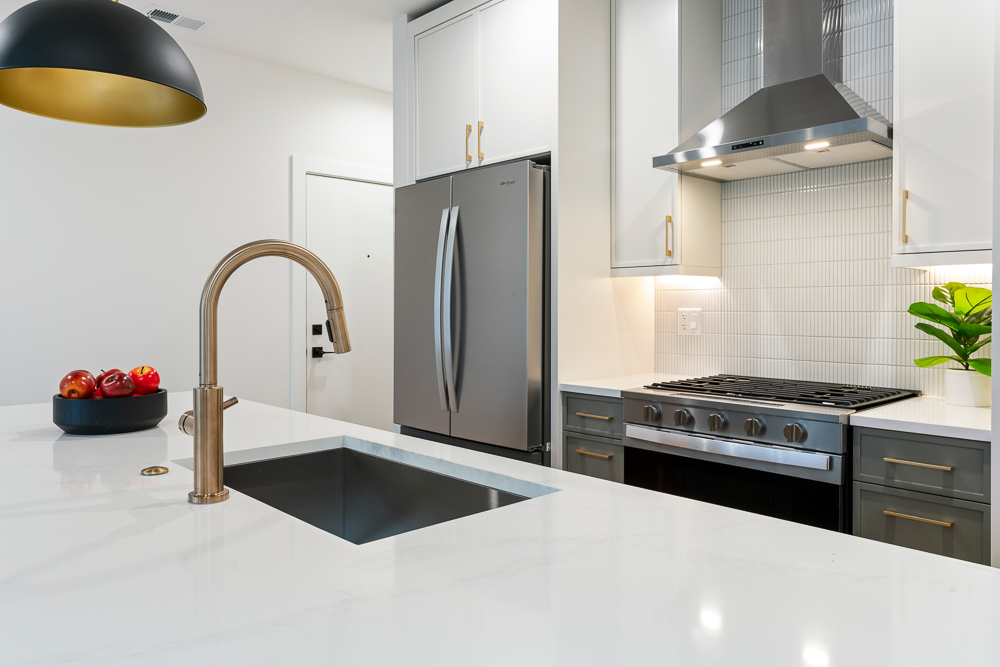 1107 W Vernon Park Place Unit: 2