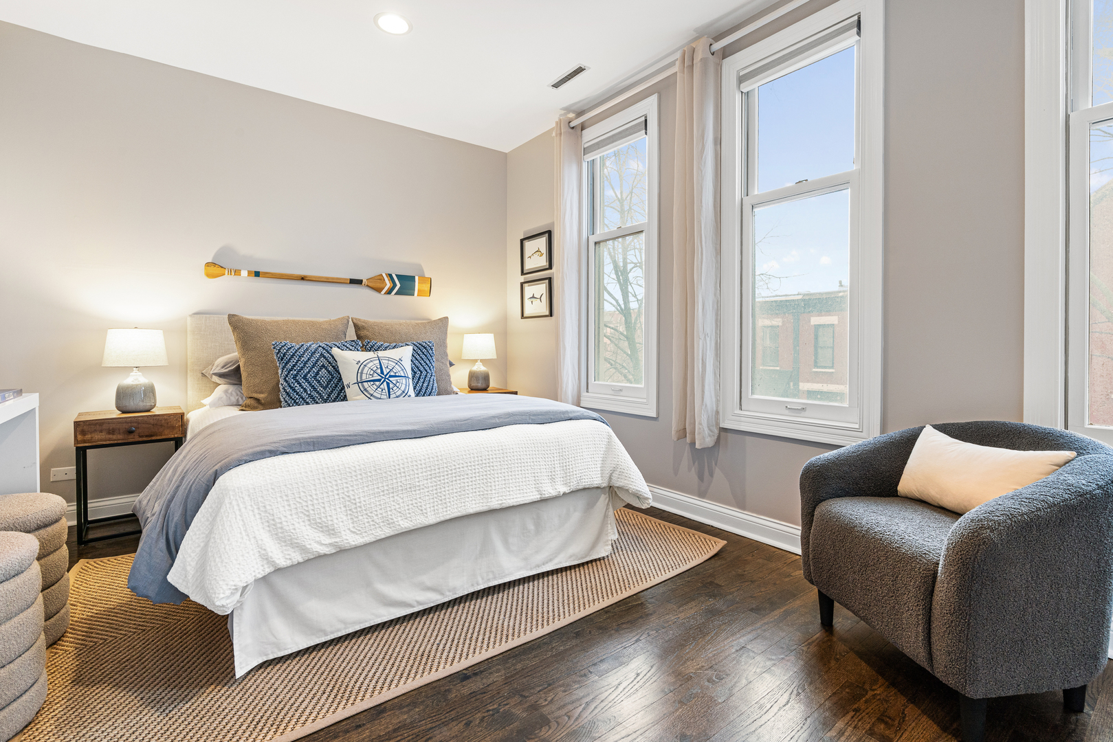 1954 N Seminary Avenue