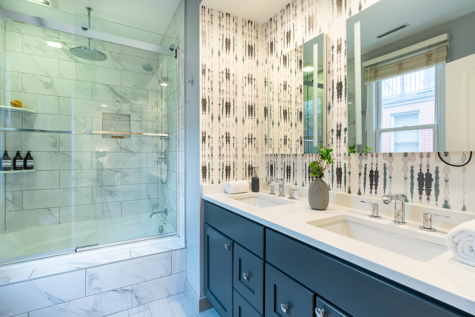 1954 N Seminary Avenue