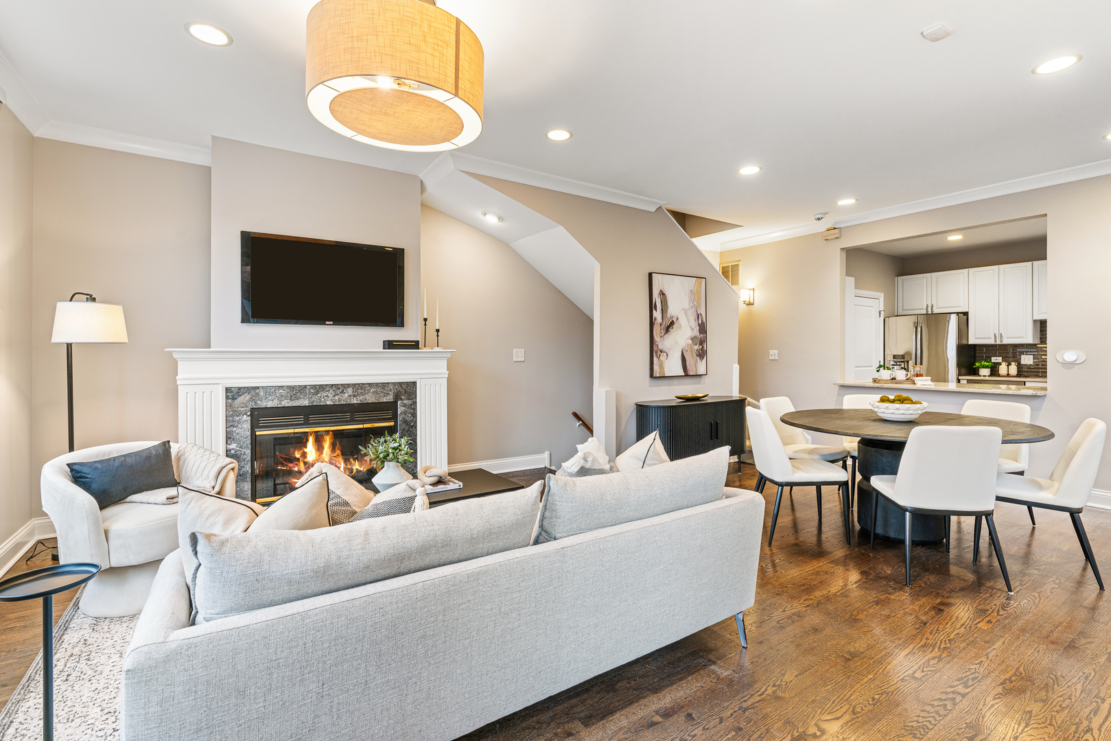 1954 N Seminary Avenue