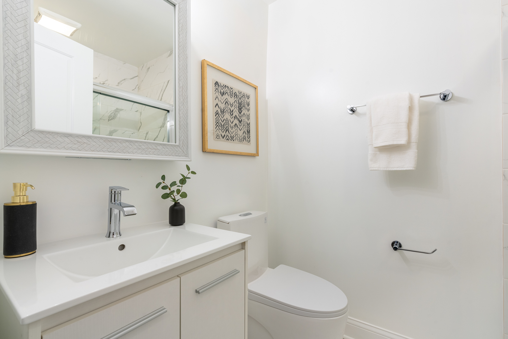 1954 N Seminary Avenue