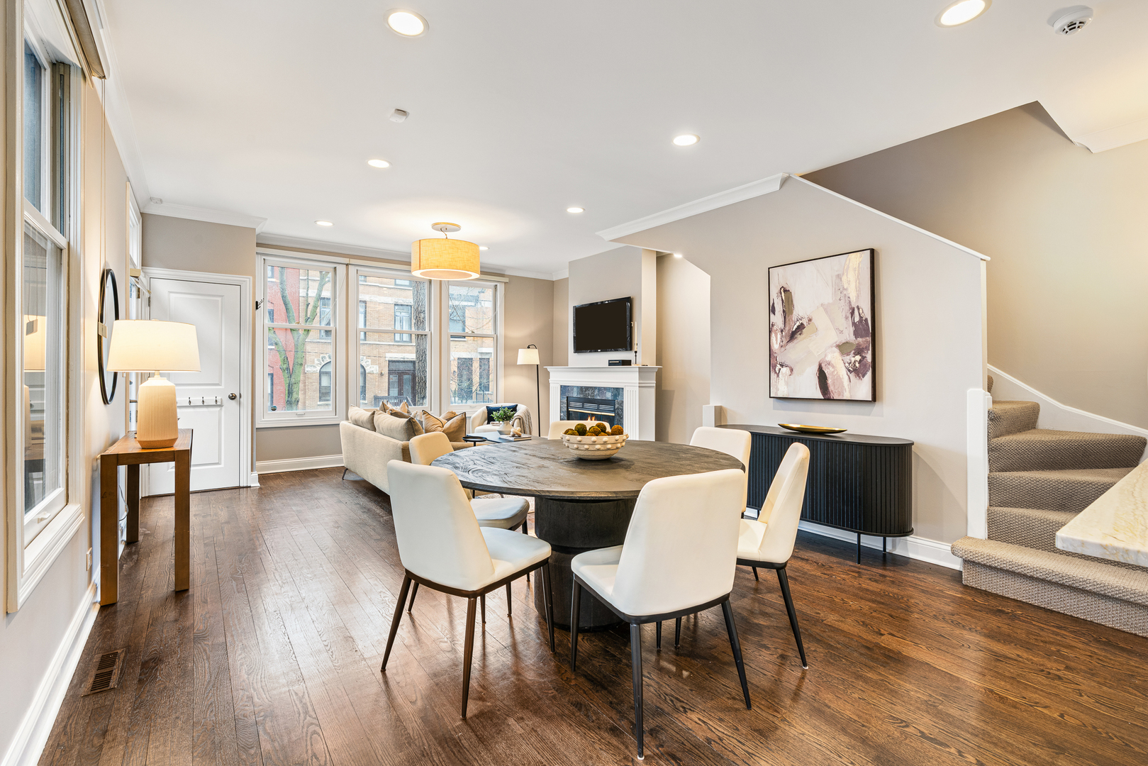 1954 N Seminary Avenue