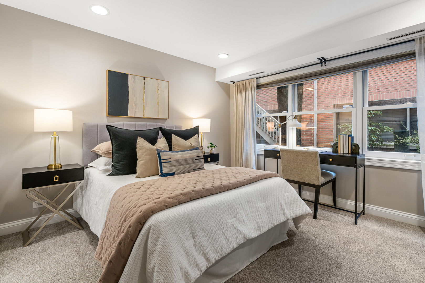 1954 N Seminary Avenue