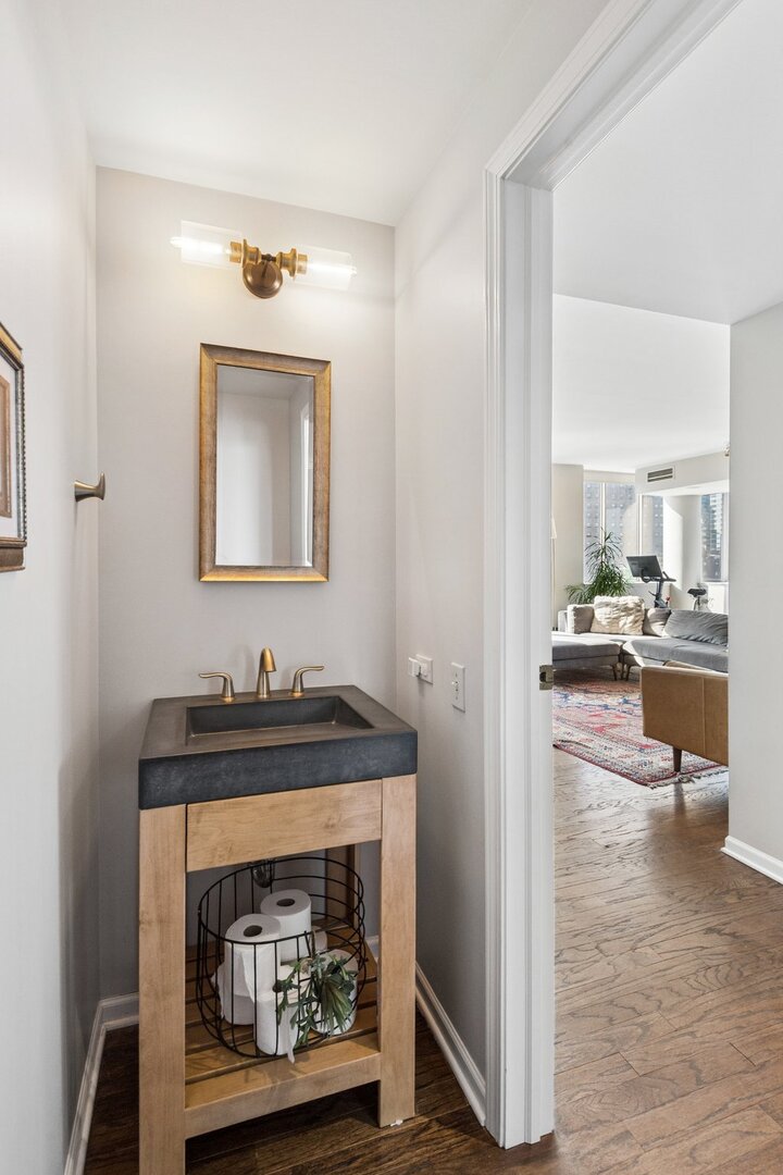 1515 S Prairie Avenue Unit: 914