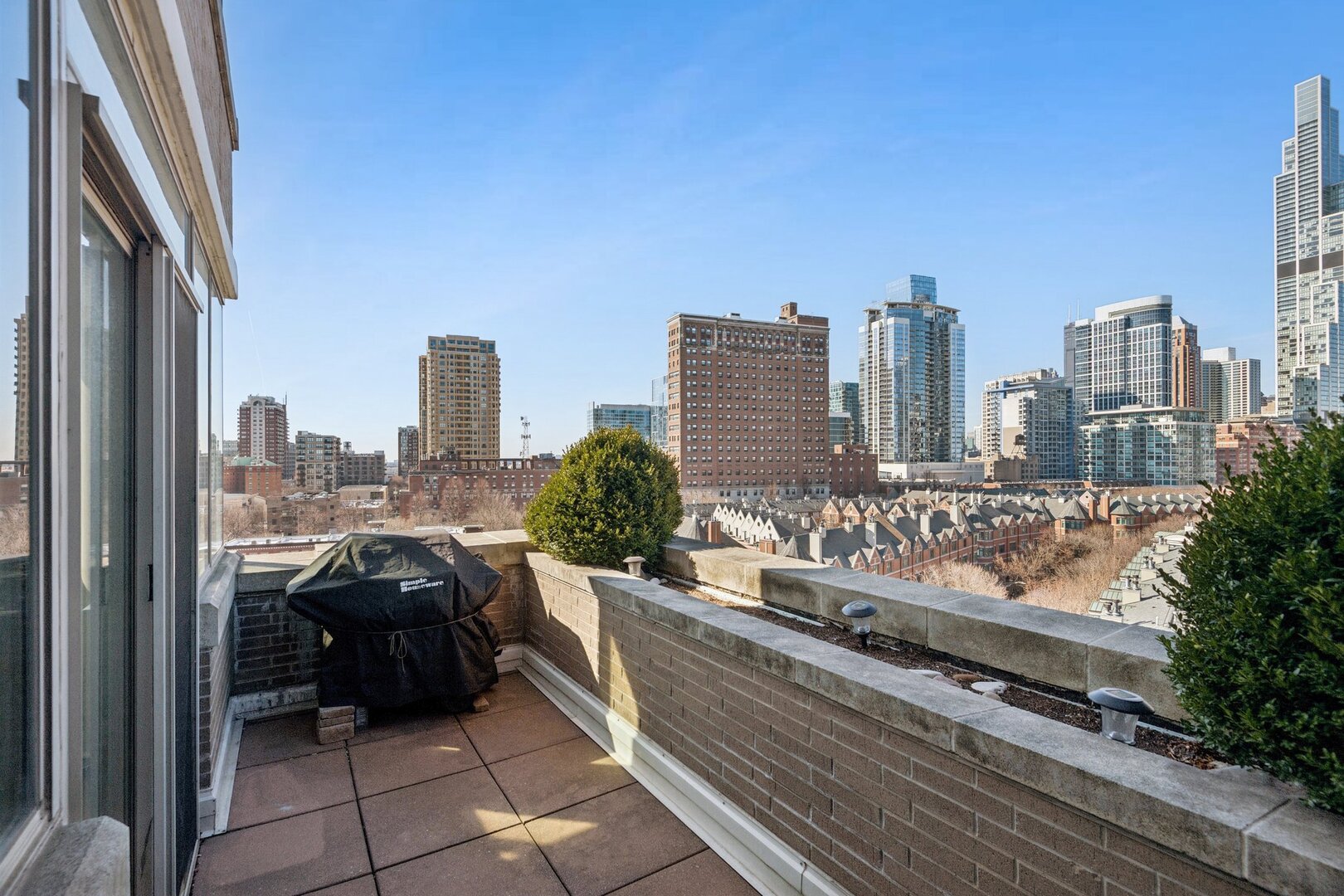 1515 S Prairie Avenue Unit: 914