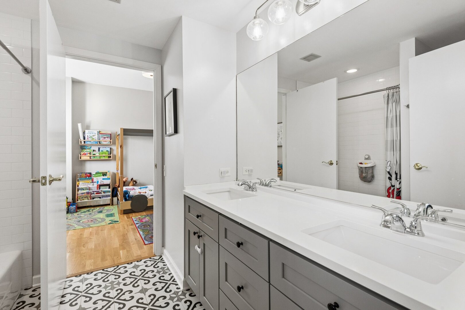 1515 S Prairie Avenue Unit: 914