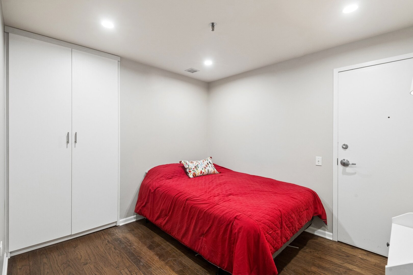 1515 S Prairie Avenue Unit: 914