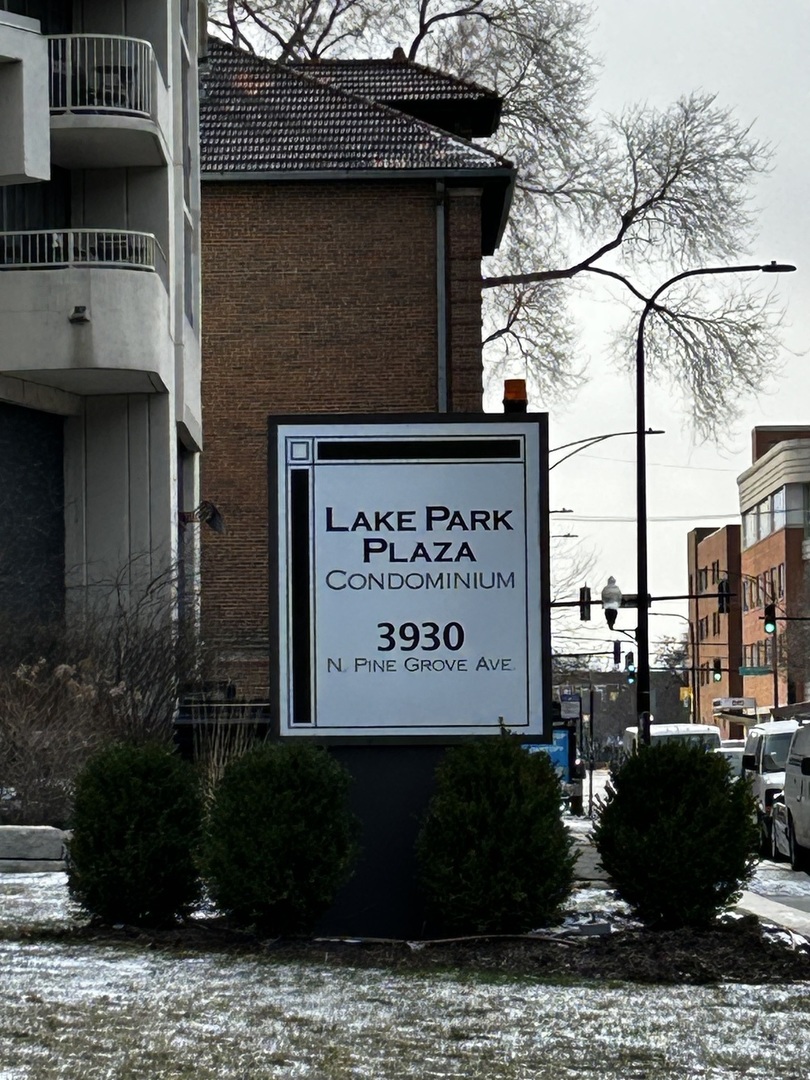 3930 N PINE GROVE Avenue Unit: 408