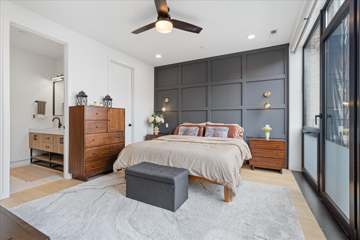 2611 W Haddon Avenue Unit: 2