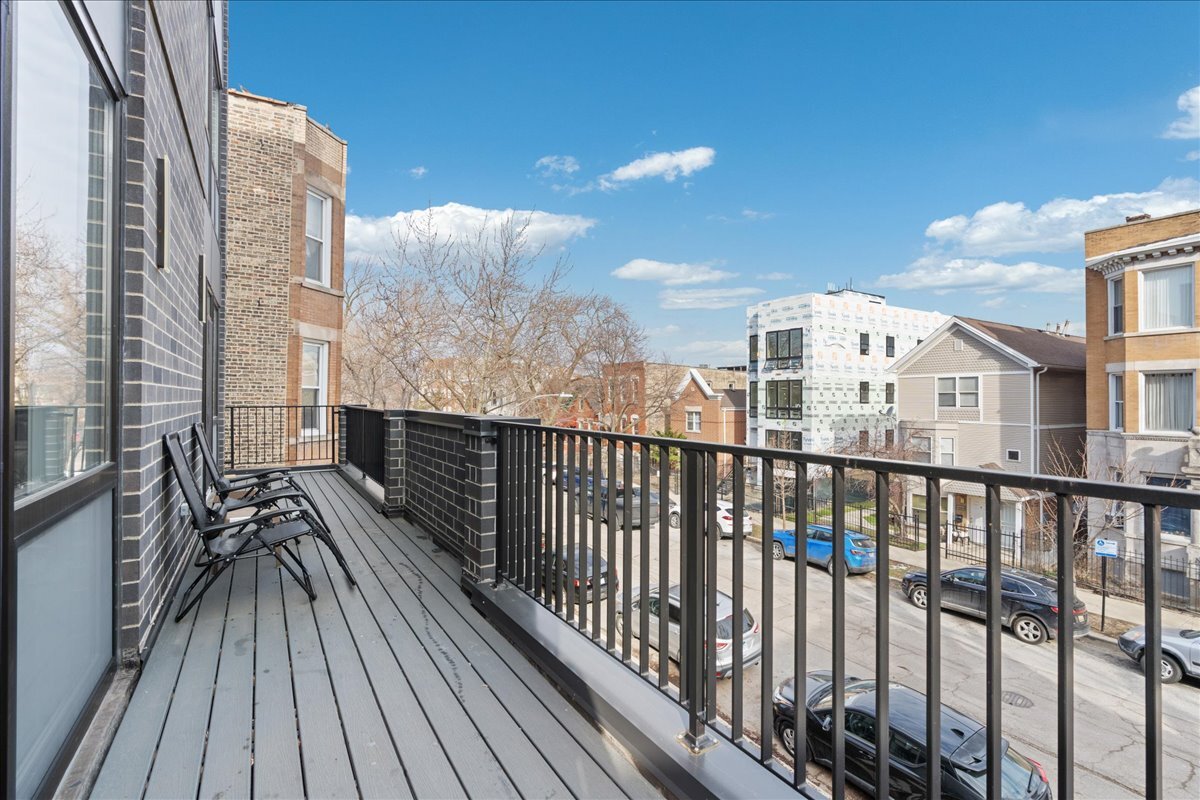 2611 W Haddon Avenue Unit: 2