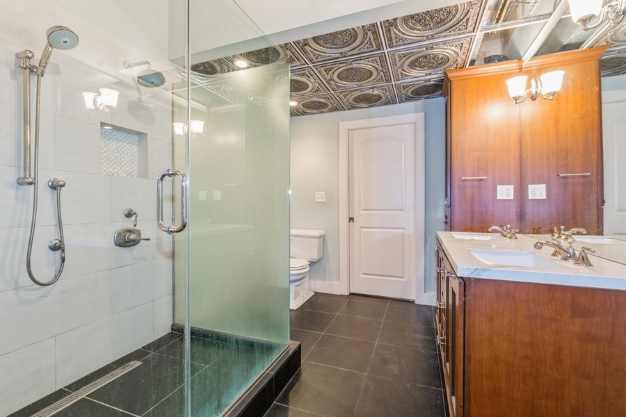 1727 S Indiana Avenue Unit: 105