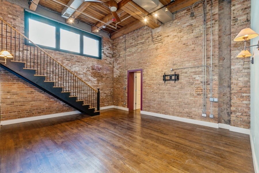 1727 S Indiana Avenue Unit: 105