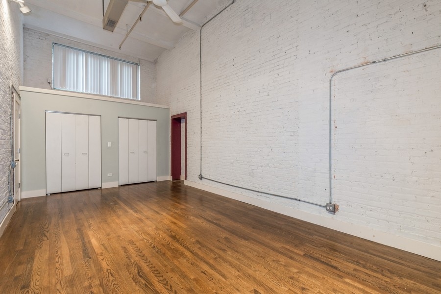 1727 S Indiana Avenue Unit: 105