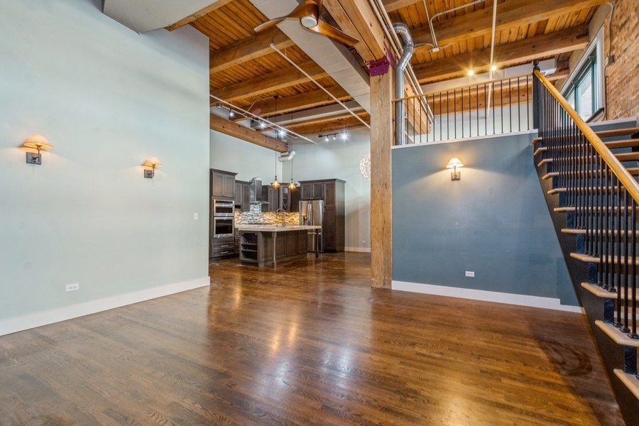 1727 S Indiana Avenue Unit: 105